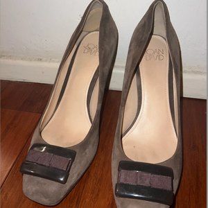 Joan & David Pumps